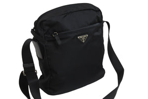 PRADA プラダ ショルダーバッグ 斜めがけバッグ トライアングルロゴ ナイロン ブラック シルバー金具 美品 中古 52981