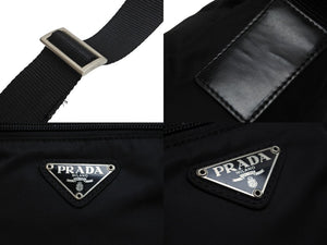 PRADA プラダ ショルダーバッグ 斜めがけバッグ トライアングルロゴ ナイロン ブラック シルバー金具 美品 中古 52981