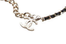 Load image into Gallery viewer, 極美品 CHANEL シャネル ココマーク ハート チェーン ネックレス ロケット ペンダント B22K 48g ブラック ロゴ 中古 53096