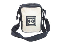 Load image into Gallery viewer, CHANEL シャネル ショルダーバッグ A22059 ココマーク スポーツライン ドレイク愛用 8番台 美品 中古 53156