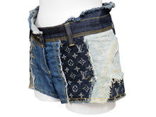 Load image into Gallery viewer, LOUIS VUITTON ルイヴィトン ショートパンツ デニムパッチワーク RW071B WKPA37CF7 ブルー サイズ34 美品 中古 53184