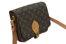 Load image into Gallery viewer, LouisVuitton ルイヴィトン カルトシエール 斜め掛け ショルダーバッグ モノグラム M51253 ブラウン ゴールド 美品 中古 53246