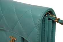 Load image into Gallery viewer, CHANEL シャネル 財布 チェーンウォレット マトラッセ 27番台 ココマーク グリーン レザー ゴールド金具 美品 中古 53362
