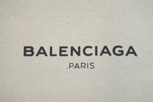 Load image into Gallery viewer, BALENCIAGA バレンシアガ クラッチバッグ ハンドバッグ 420407 4081 C 538735 キャンバスレザー ネイビー ベージュ 中古 53400