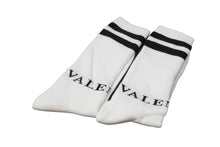 Load image into Gallery viewer, 新品未使用 VALENTINO ヴァレンティノ 靴下 ロゴ インターシャ ソックス ホワイト ブラック XV3KI01D860 中古 53499