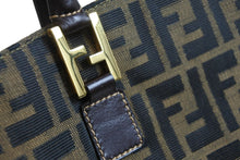 Load image into Gallery viewer, FENDI フェンディ ハンドバッグ ズッカ柄 ブラウン キャンバス レザー 4 14968/2 9 ゴールド金具 美品 中古 53559