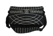 Load image into Gallery viewer, CHANEL シャネル スポーツライン ナイロン ショルダーバッグ 10番台 ブラック ココマーク ロゴ 鞄 美品 中古 53567