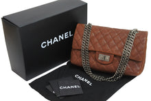 Load image into Gallery viewer, CHANEL シャネル チェーンショルダーバッグ 2.55 11番台 ダブルフラップ キャビアスキン ブラウン シルバー金具 良品 中古 53580
