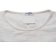Load image into Gallery viewer, 激レア CHANEL シャネル 半袖Ｔシャツ チビT クロップド ココマーク 総柄 ホワイト P07794V05398 97P サイズ40 美品 中古 53597