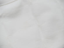 Load image into Gallery viewer, 激レア CHANEL シャネル 半袖Ｔシャツ チビT クロップド ココマーク 総柄 ホワイト P07794V05398 97P サイズ40 美品 中古 53597