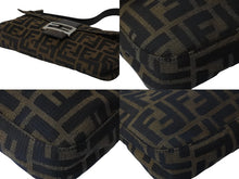 Load image into Gallery viewer, FENDI フェンディ ショルダーバッグ マンマバケット ズッカ柄 ブラウン ブラック シルバー金具 美品 中古 53611