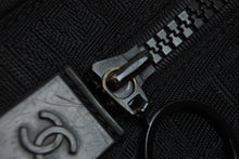 Load image into Gallery viewer, CHANEL シャネル ウエストバッグ・ボディバッグ スポーツライン ココマーク ナイロン 7番台 ブラック 美品 中古 53643