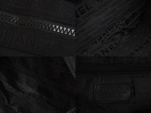 Load image into Gallery viewer, CHANEL シャネル ウエストバッグ・ボディバッグ スポーツライン ココマーク ナイロン 7番台 ブラック 美品 中古 53643