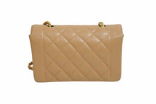 Load image into Gallery viewer, 極美品 シャネル CHANEL 22cm ショルダーバッグ キャビアスキン ココマーク ダイアナ マトラッセ チェーン 中古 53644