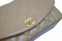 Load image into Gallery viewer, 極美品 シャネル CHANEL 22cm ショルダーバッグ キャビアスキン ココマーク ダイアナ マトラッセ チェーン 中古 53644