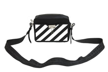 Load image into Gallery viewer, OFF WHITE オフホワイト カメラバッグ ショルダーバッグ イタリア製 レザー ブラック ホワイト シルバー金具 美品 中古 53659