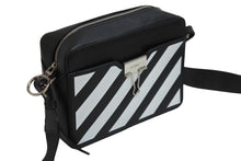 Load image into Gallery viewer, OFF WHITE オフホワイト カメラバッグ ショルダーバッグ イタリア製 レザー ブラック ホワイト シルバー金具 美品 中古 53659