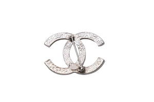 極美品 CHANEL シャネル パール ココマーク ブローチ D10V メタル 12g シルバー ロゴ 小物 アクセサリー 中古 53681