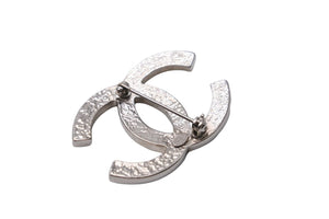 極美品 CHANEL シャネル パール ココマーク ブローチ D10V メタル 12g シルバー ロゴ 小物 アクセサリー 中古 53681