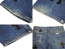 Load image into Gallery viewer, 未使用 CHROME HEARTS クロムハーツ リーバイス 505 クロスパッチ デニムパンツ ブルー シルバー925 サイズ34 中古 53707