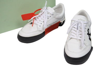 OFF-WHITE オフホワイト スニーカー ホワイト ブラック レザー サイズ40 OMIA085S20D680380110 美品 中古 53718