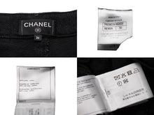 Load image into Gallery viewer, CHANEL シャネル デニムショートパンツ ココマーク P60803V46402 ベルト一体型 ブラック シルバー金具 サイズ36 美品 中古 53816