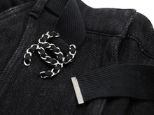 Load image into Gallery viewer, CHANEL シャネル デニムショートパンツ ココマーク P60803V46402 ベルト一体型 ブラック シルバー金具 サイズ36 美品 中古 53816