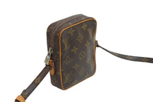 Load image into Gallery viewer, LOUIS VUITTON ルイヴィトン ショルダーバッグ ミニダヌーブ M45268 ブラウン モノグラム PVC レザー シルバー金具 良品 中古 53823