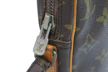 Load image into Gallery viewer, LOUIS VUITTON ルイヴィトン ショルダーバッグ ミニダヌーブ M45268 ブラウン モノグラム PVC レザー シルバー金具 良品 中古 53823