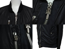 Load image into Gallery viewer, ChromeHearts クロムハーツ MA1 ボンバージャケット ダガージップ クロスボタン ブラック シルバー サイズS 美品 中古 53876