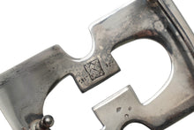 Load image into Gallery viewer, HERMES エルメス Tuareg トゥアレグ ベルトバックル 手彫り彫刻 小物 装飾品 Ag925 シルバー 美品 中古 53974