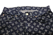 Load image into Gallery viewer, LOUIS VUITTON ルイ・ヴィトン 18AW モノグラム デニムパンツ ネイビー キムジョーンズ ロゴ HFD11WGUO 30 美品 中古 54031