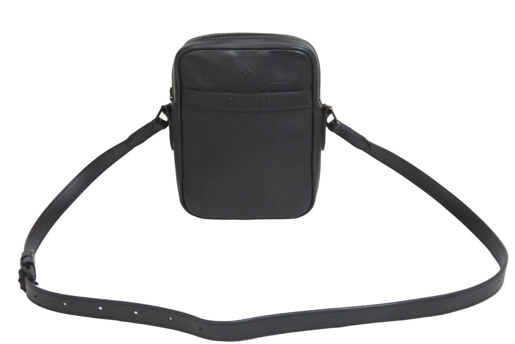 LOUIS VUITTON ルイヴィトン ショルダーバッグ モノグラムシャドウ ダヌーヴPM M44972 ブラック 良品 中古 54032
