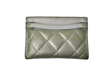 Load image into Gallery viewer, CHANEL シャネル カードケース 名刺入れ マトラツセ ココマーク 31番台 2021年 シルバー 良品 中古 54035