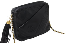 Load image into Gallery viewer, CHANEL シャネル マトラッセ タッセル チェーンショルダーバッグ フリンジ付き 0番台 ラムスキン ブラック 美品 中古 54084