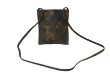 Load image into Gallery viewer, 極美品 CHROMEHEARTS クロムハーツ スクエアポケット ショルダーバッグ セメタリークロス スクロールラベル カモフラ柄 中古 54104