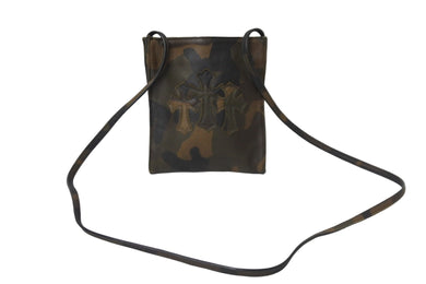 極美品 CHROMEHEARTS クロムハーツ スクエアポケット ショルダーバッグ セメタリークロス スクロールラベル カモフラ柄 中古 54104