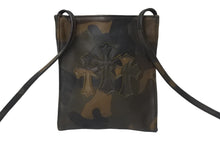 Load image into Gallery viewer, 極美品 CHROMEHEARTS クロムハーツ スクエアポケット ショルダーバッグ セメタリークロス スクロールラベル カモフラ柄 中古 54104