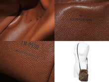 Load image into Gallery viewer, LOUIS VUITTON ルイヴィトン ショルダーバッグ ミニアマゾン モノグラム M45238 ブラウン ゴールド金具 良品 中古 54113
