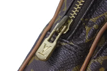 Load image into Gallery viewer, LOUIS VUITTON ルイヴィトン ショルダーバッグ ミニアマゾン モノグラム M45238 ブラウン ゴールド金具 良品 中古 54113