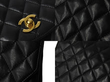 Load image into Gallery viewer, CHANEL シャネル マトラッセ ラウンドフラップ チェーン ショルダーバッグ ラムスキン 1番台 ブラック ココマーク 良品 中古 54122