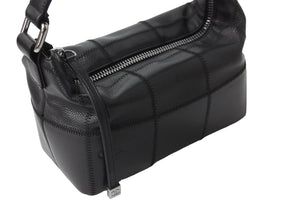 CHANEL シャネル ハンドバッグ キャビアスキン チョコバー 8番台 2003年 ブラック シルバー金具 美品 中古 54123