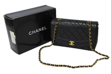 Load image into Gallery viewer, CHANEL シャネル ダイアナマトラッセ25 ショルダーバッグ 2番台 ラムスキン ブラック ゴールド金具 美品 中古 54125