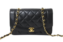 Load image into Gallery viewer, CHANEL シャネル ショルダーバッグ ダイアナ22 マトラッセ チェーン ヴィンテージ 2番台 ブラック ゴールド金具 美品 中古 54129