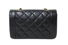 Load image into Gallery viewer, CHANEL シャネル ショルダーバッグ ダイアナ22 マトラッセ チェーン ヴィンテージ 2番台 ブラック ゴールド金具 美品 中古 54129