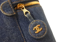 Load image into Gallery viewer, CHANEL シャネル ココマーク バニティバッグ ハンドバッグ 4番台 デニム GP ブルー フランス製 ゴールド金具 美品 中古 54137