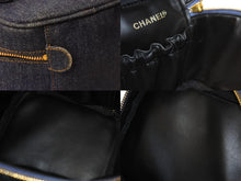 Load image into Gallery viewer, CHANEL シャネル ココマーク バニティバッグ ハンドバッグ 4番台 デニム GP ブルー フランス製 ゴールド金具 美品 中古 54137