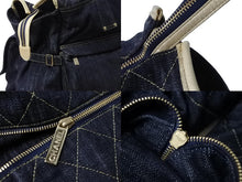 Load image into Gallery viewer, CHANEL シャネル トートバッグ ココマーク スパークリングデニム 10番台 2005年 ブルー デニム シルバー金具 美品 中古 54140