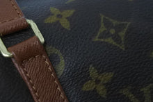Load image into Gallery viewer, LOUIS VUITTON ルイヴィトン パピヨン30 ショルダーバッグ モノグラム ブラウン ゴールド金具 M51365 美品 中古 54156
