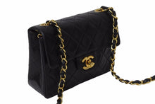 Load image into Gallery viewer, CHANEL シャネル ミニマトラッセ ショルダーバッグ 5番台 ココマーク ラムスキン ブラック ゴールド 美品 中古 54293